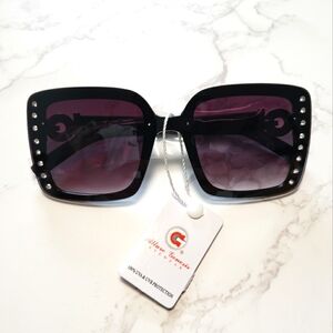 Squared Women's luxury sunglasses.